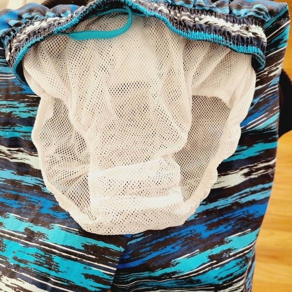 LAGUNA boy's swimming trunks size 5/6 - Picture 3 of 5